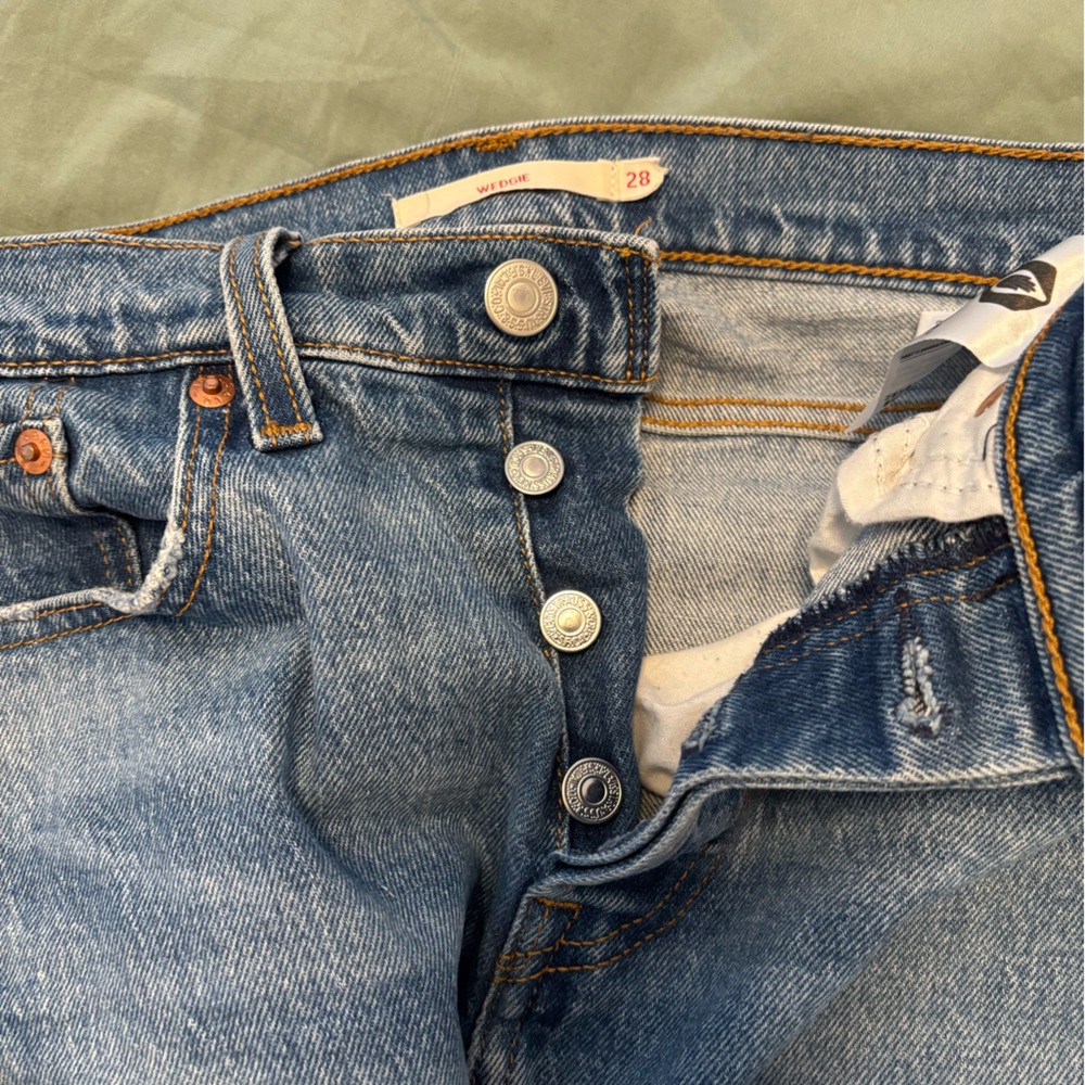 Levi's Wedgie Jeans - Picture 3 of 4